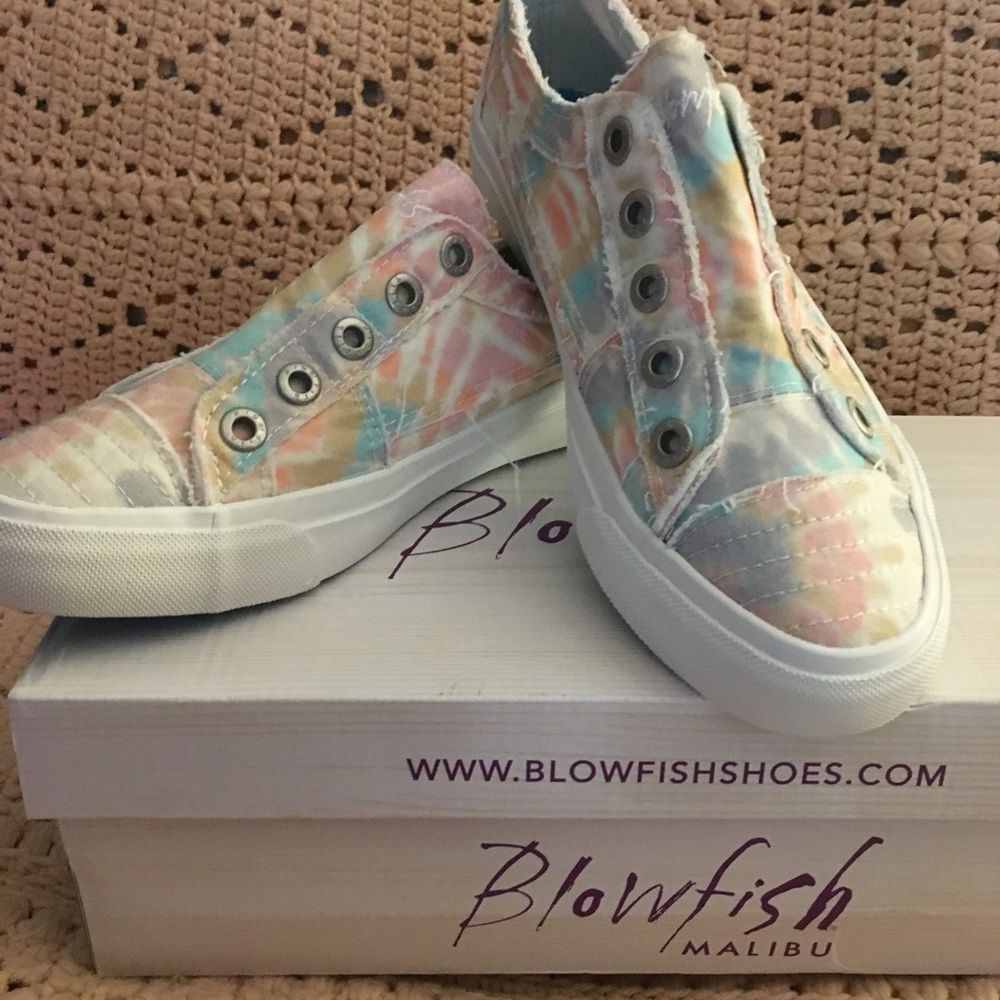 Blow Fish of Malibu Canvas Shoes